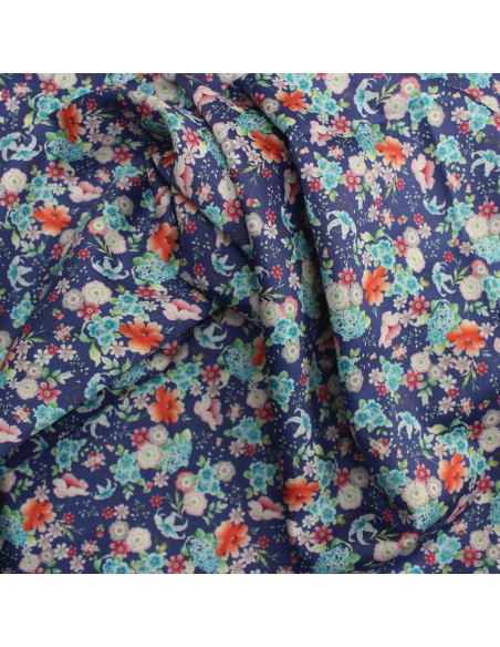 Satén azul de flores pequeñas