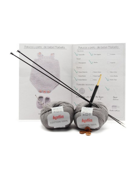 Patucos y peto de bebé Marbella