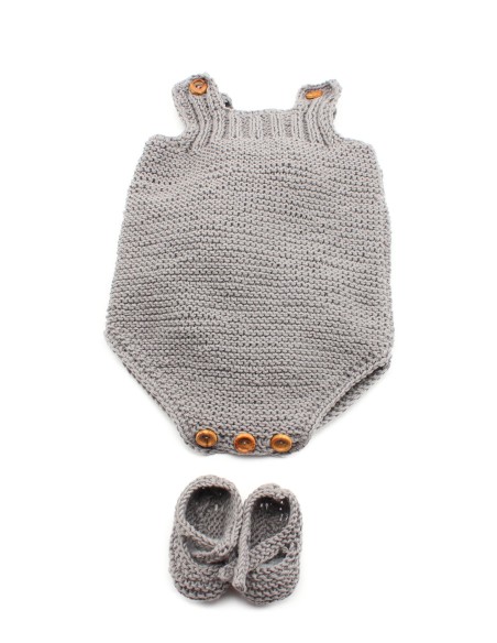 Patucos y peto de bebé Marbella