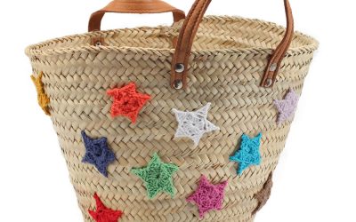 Customizar una cesta de mimbre con estrellas de lana