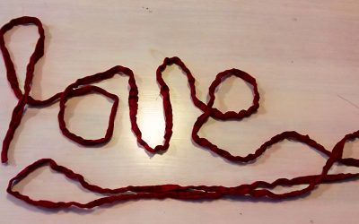 Corazones de lana DIY para sorprender en San Valentín